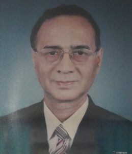 杜塔博士，农业学院院长，1995年4月- 2000年3月
